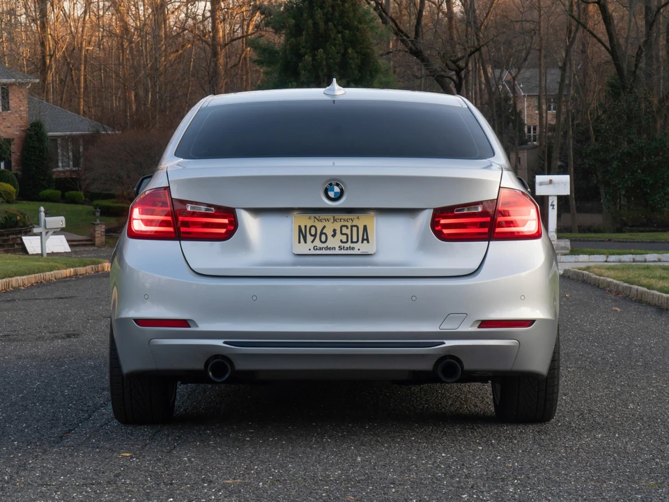 2012 BMW F30 335i & 340i Sedan - Image 17 of 31