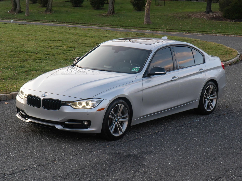2012 BMW F30 335i & 340i Sedan - Image 9 of 31