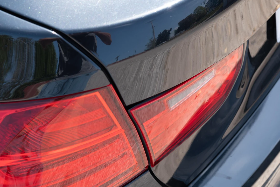 2012 BMW F30 335i & 340i Sedan - Image 21 of 31