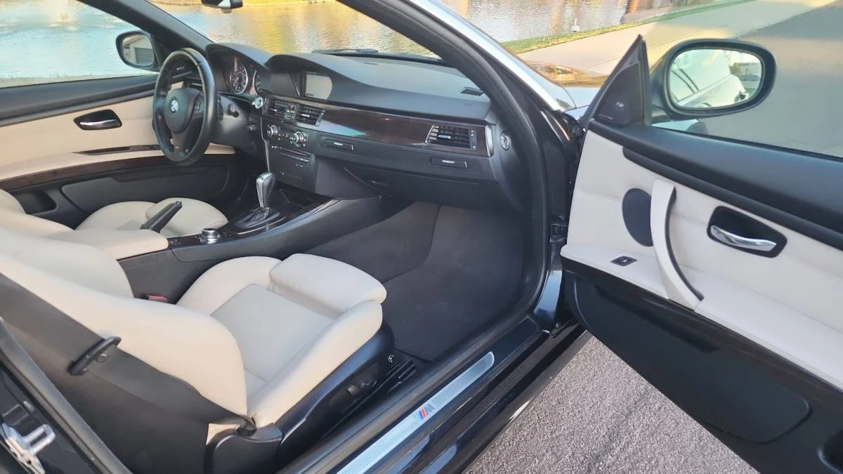 2012 BMW E93 335i Convertible - Image 15 of 20