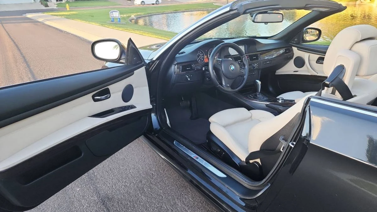 2012 BMW E93 335i Convertible - Image 8 of 20