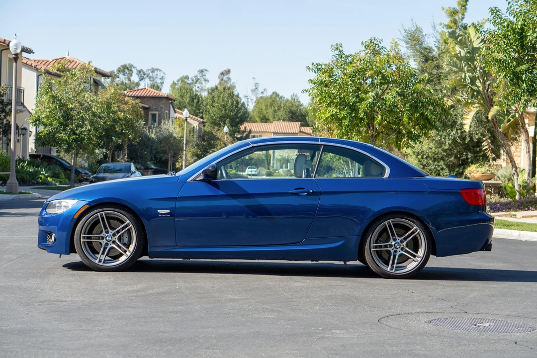 2012 BMW E93 335i Convertible - Image 6 of 31