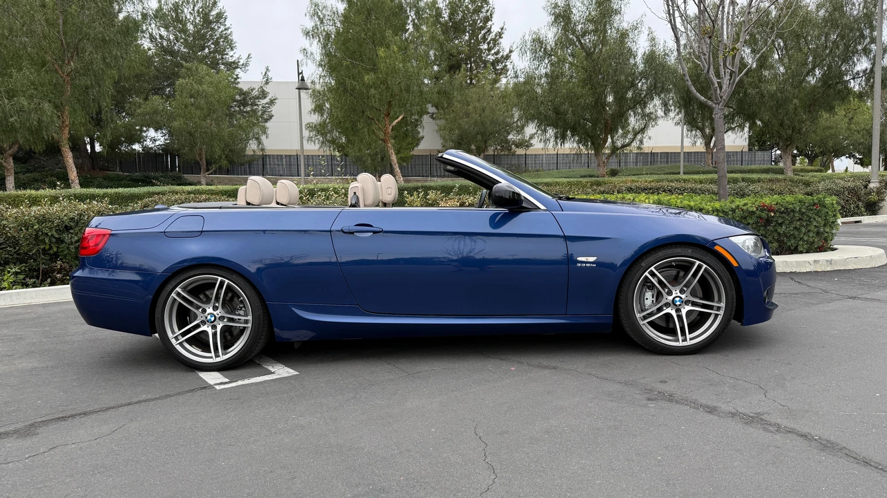 2012 BMW E93 335i Convertible - Image 23 of 31