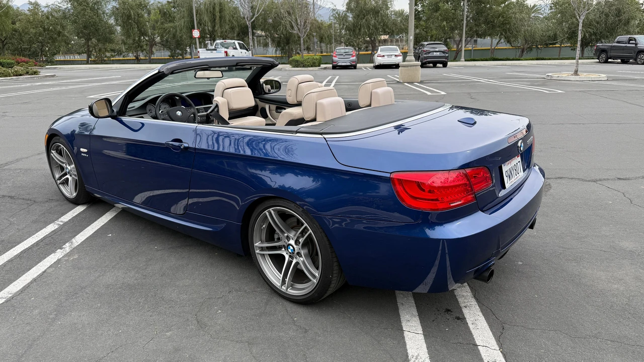 2012 BMW E93 335i Convertible - Image 17 of 31