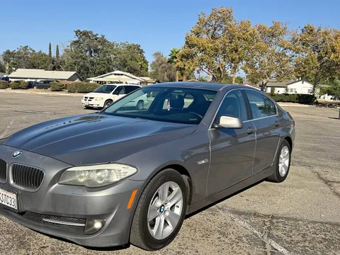 2012 BMW 5 Series 528i Sedan 4D