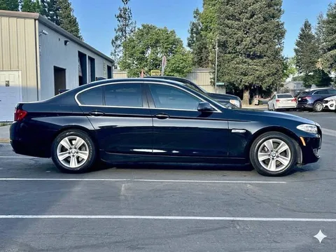 2012 BMW 5 Series 528i Sedan 4D