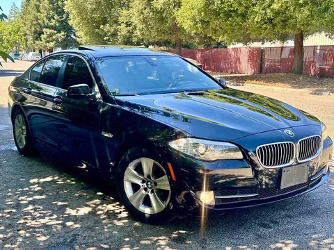 2012 BMW 5 Series 528i Sedan 4D