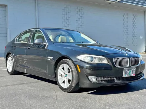 2012 BMW 5 Series 528i xDrive Sedan 4D