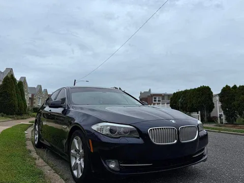 2012 BMW 5 Series 550i xDrive Sedan