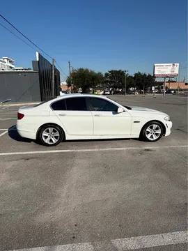 2012 BMW 5 Series 528i
