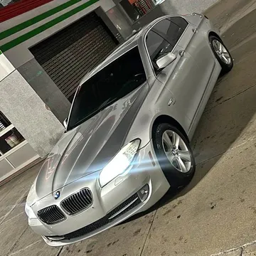 2012 BMW 5 Series 528i xDrive Sedan