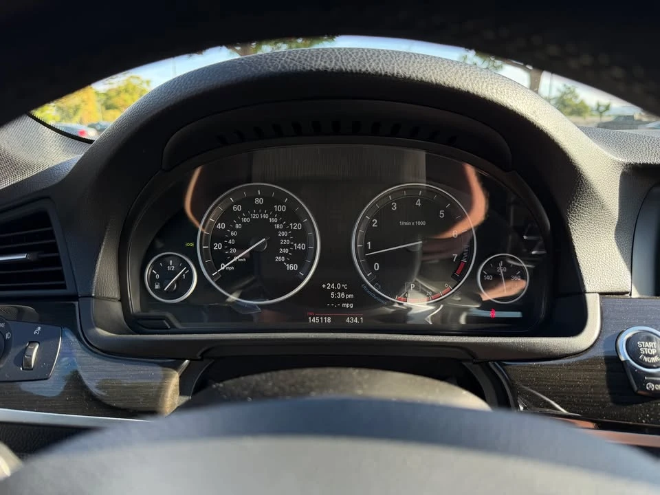 2012 BMW M5 - Image 8 of 11