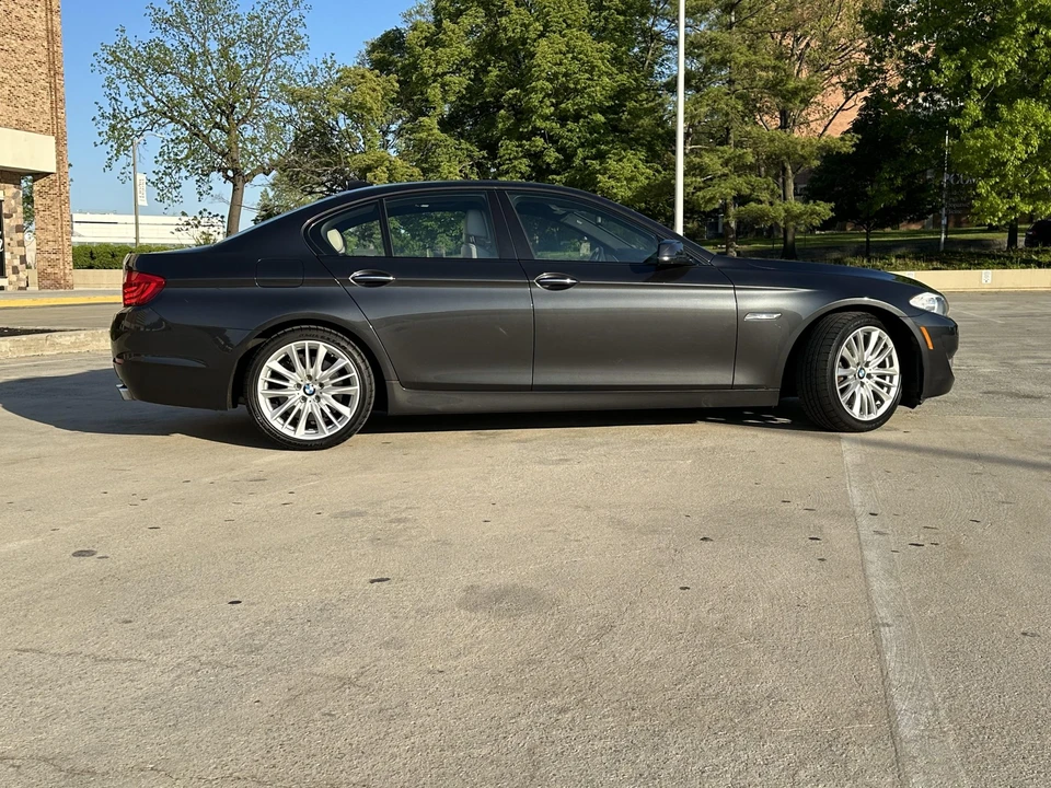 2012 BMW F10 550i & M550d Sedan - Image 10 of 31