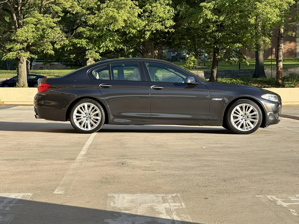 2012 BMW F10 550i & M550d Sedan - Image 13 of 31