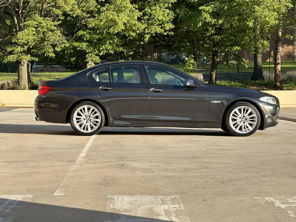 2012 BMW F10 550i & M550d Sedan - Image 12 of 31