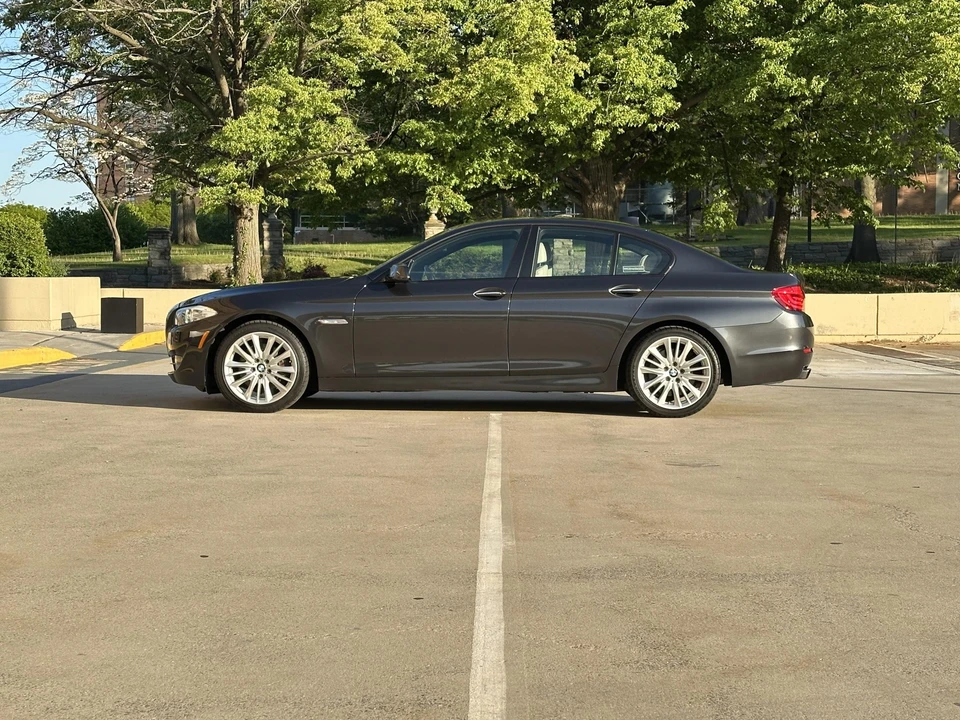 2012 BMW F10 550i & M550d Sedan - Image 25 of 31