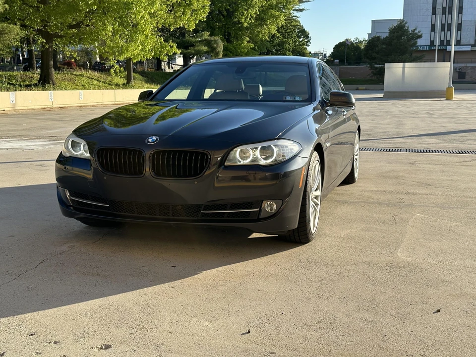 2012 BMW F10 550i & M550d Sedan - Image 2 of 31