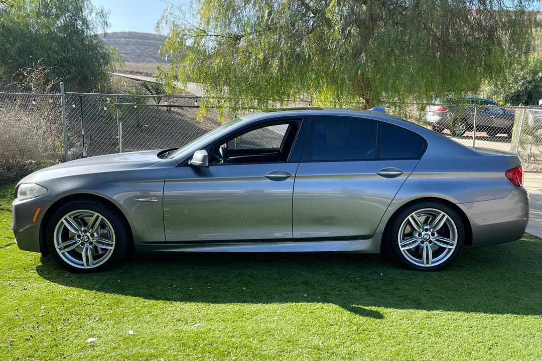 2012 BMW F10 550i & M550d Sedan - Image 3 of 31