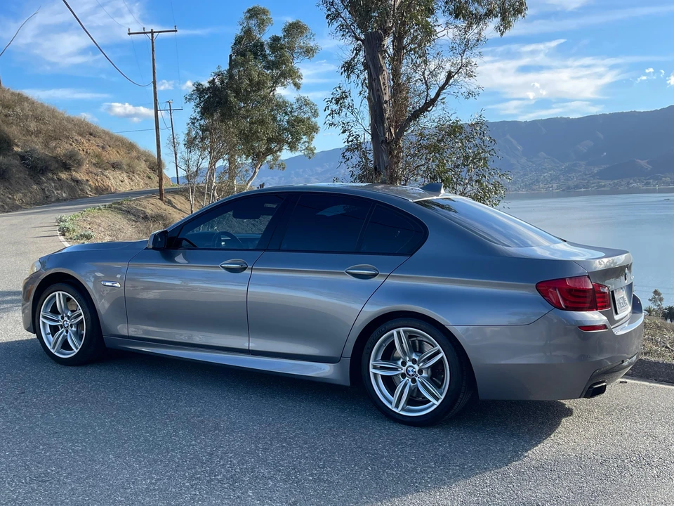2012 BMW F10 550i & M550d Sedan - Image 10 of 31