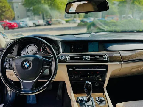 2012 BMW 7 Series 760Li Sedan 4D