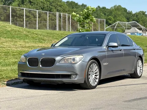 2012 BMW 750Li Sedan