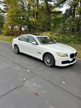 2012 BMW 750i Sedan