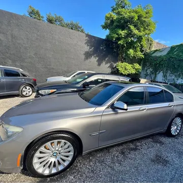 2012 BMW 750i Sedan