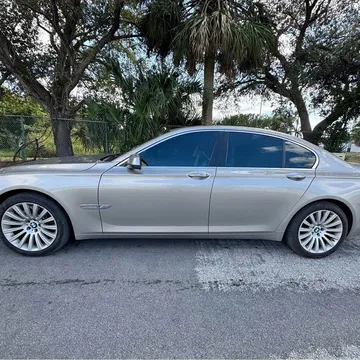 2012 BMW 750i Sedan