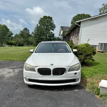 2012 BMW 740i