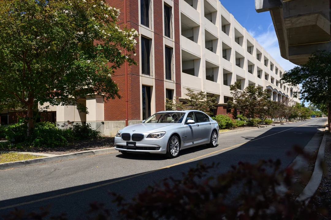 2012 BMW F01/F02 750i & 760Li Sedan - Image 2 of 31