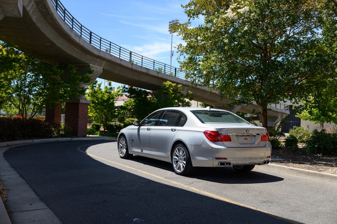 2012 BMW F01/F02 750i & 760Li Sedan - Image 15 of 31