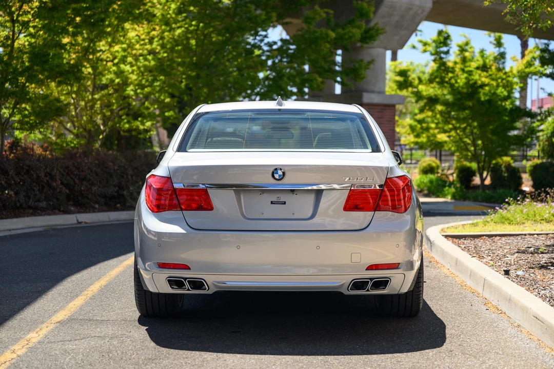 2012 BMW F01/F02 750i & 760Li Sedan - Image 13 of 31