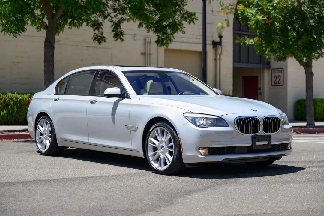 2012 BMW F01/F02 750i & 760Li Sedan - Image 8 of 31