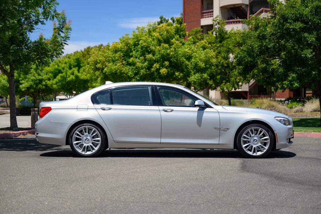2012 BMW F01/F02 750i & 760Li Sedan - Image 9 of 31