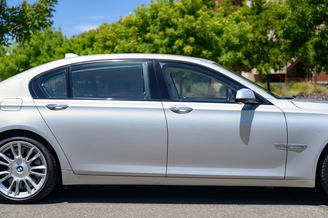 2012 BMW F01/F02 750i & 760Li Sedan - Image 29 of 31