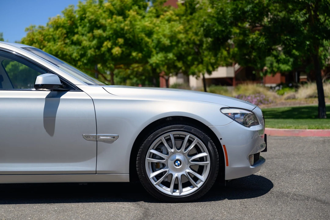2012 BMW F01/F02 750i & 760Li Sedan - Image 30 of 31