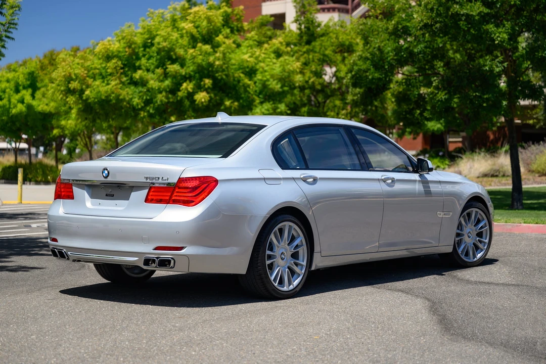 2012 BMW F01/F02 750i & 760Li Sedan - Image 12 of 31
