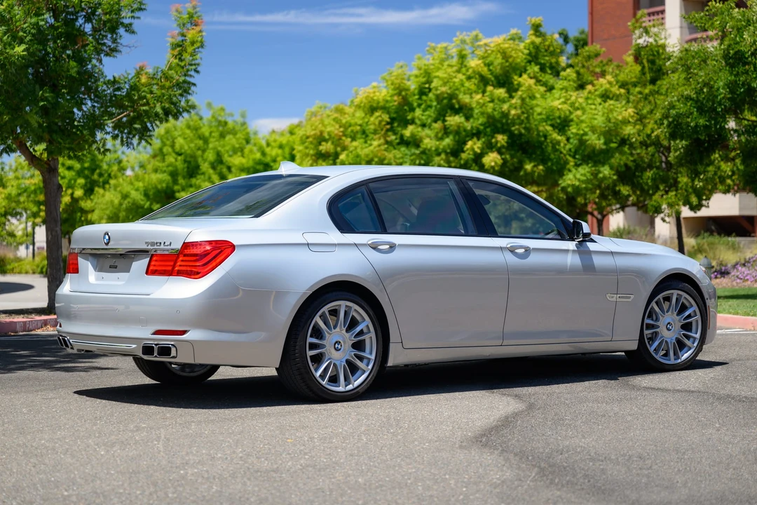 2012 BMW F01/F02 750i & 760Li Sedan - Image 10 of 31