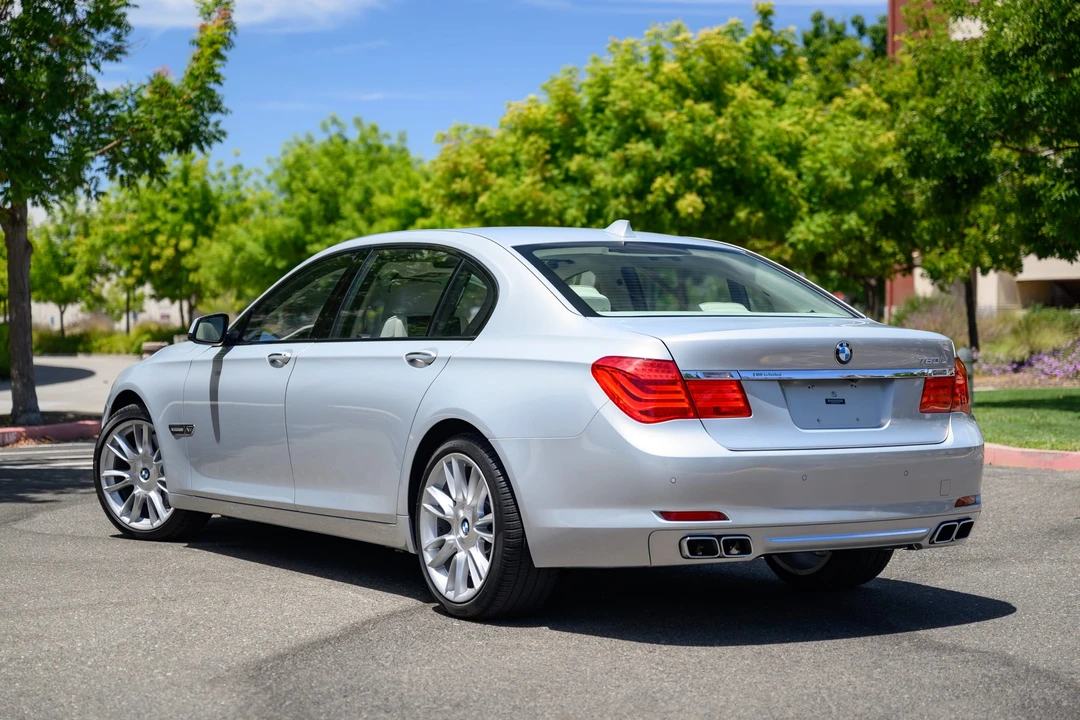 2012 BMW F01/F02 750i & 760Li Sedan - Image 18 of 31