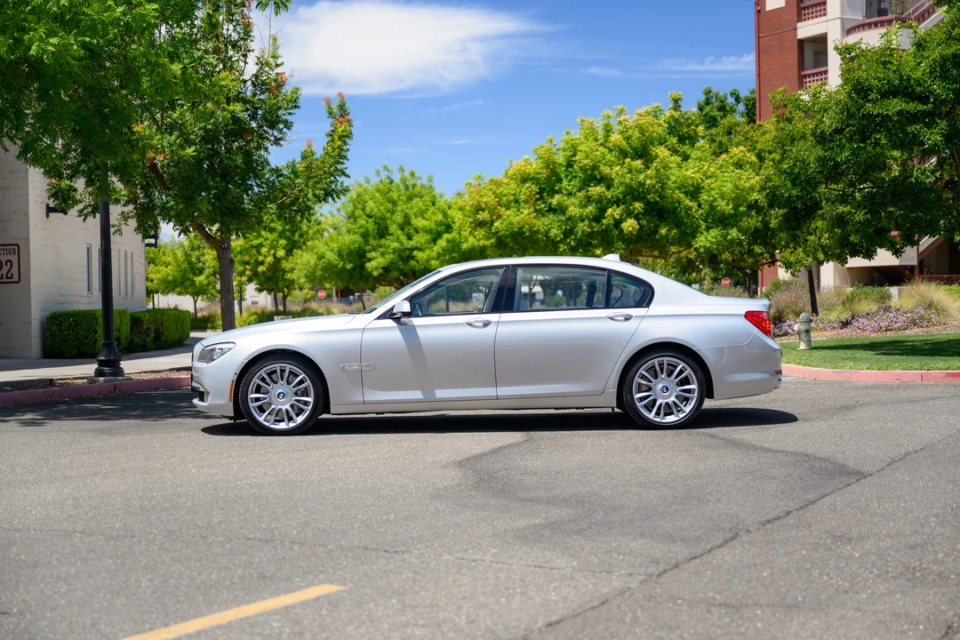2012 BMW F01/F02 750i & 760Li Sedan - Image 20 of 31