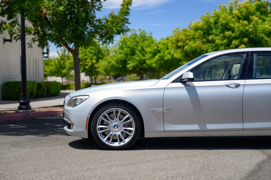 2012 BMW F01/F02 750i & 760Li Sedan - Image 25 of 31
