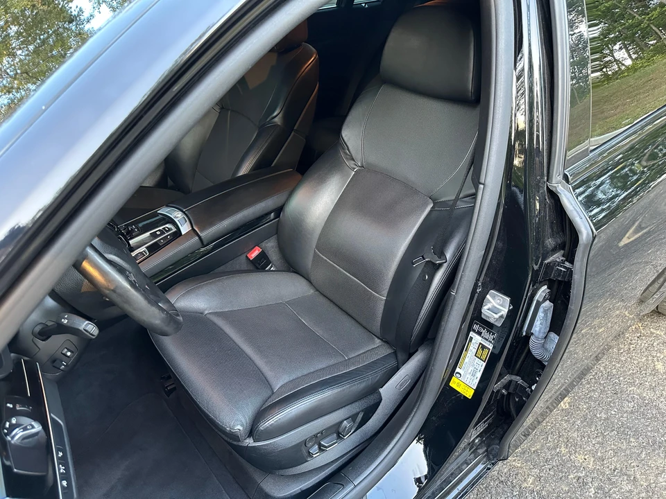 2012 BMW F01/F02 750i & 760Li Sedan - Image 29 of 31
