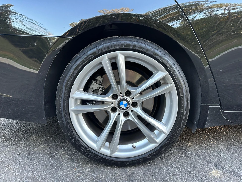 2012 BMW F01/F02 750i & 760Li Sedan - Image 23 of 31