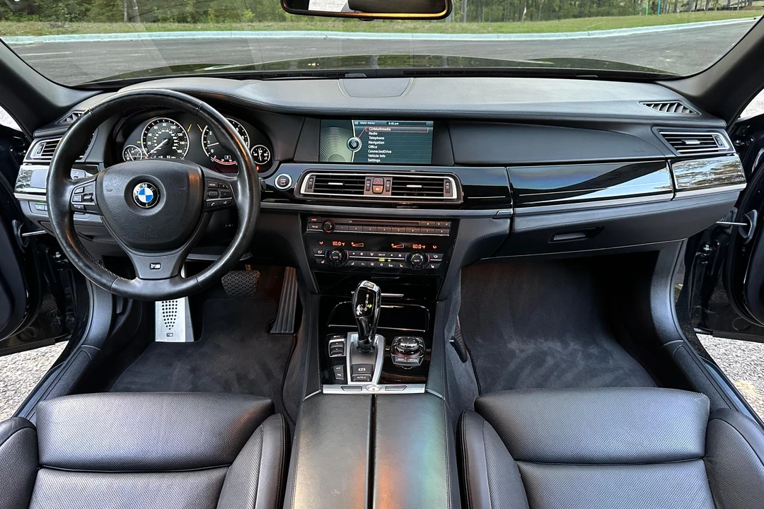 2012 BMW F01/F02 750i & 760Li Sedan - Image 25 of 31