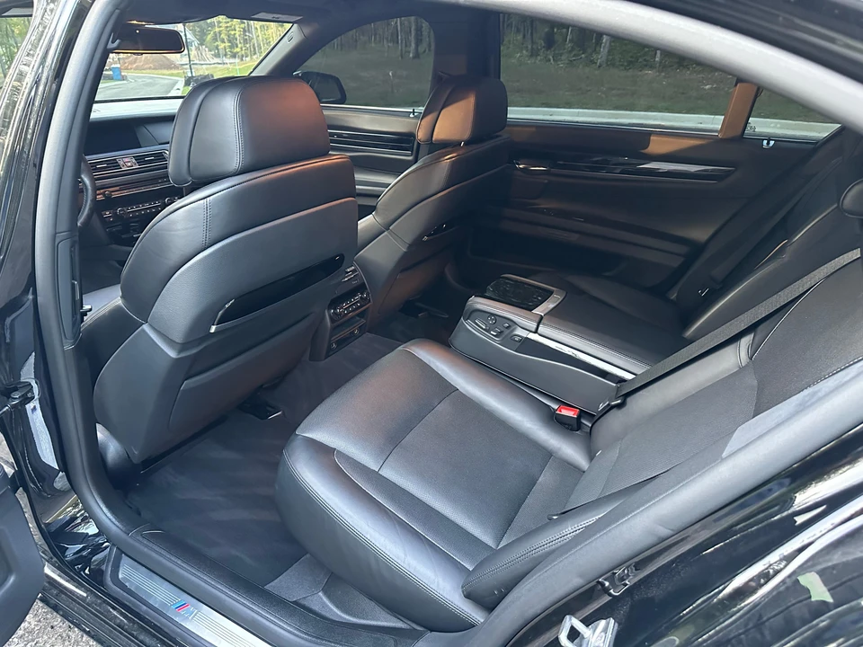 2012 BMW F01/F02 750i & 760Li Sedan - Image 30 of 31