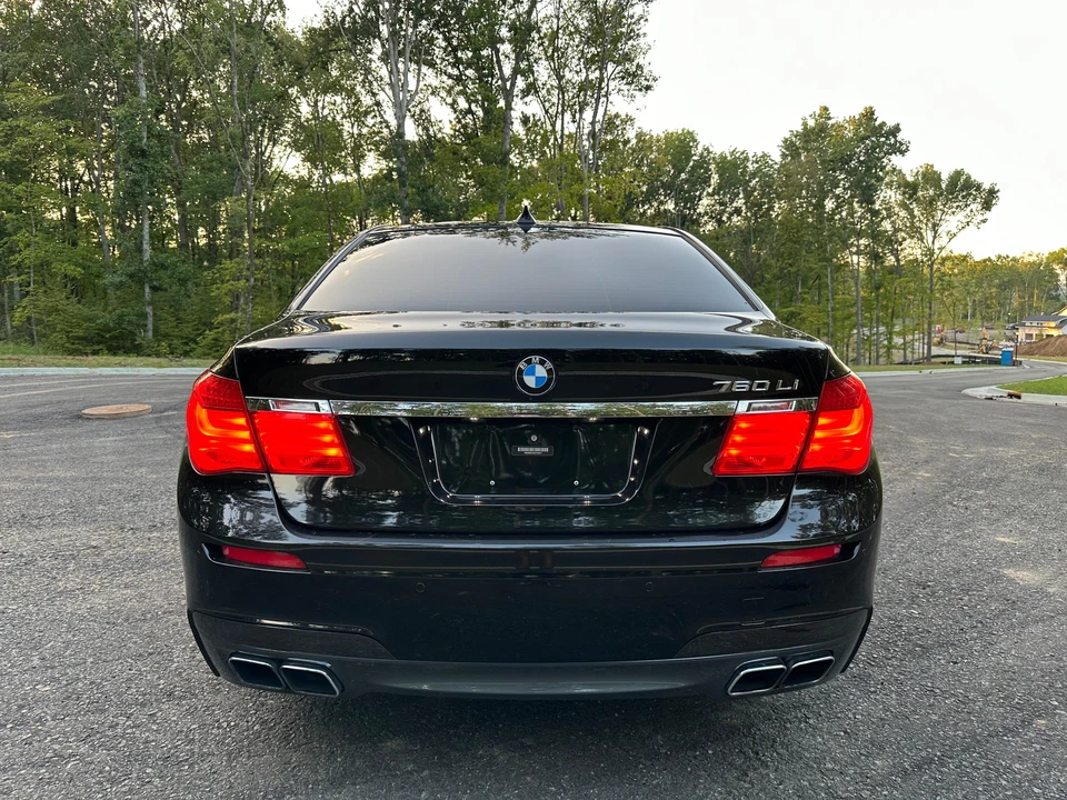 2012 BMW F01/F02 750i & 760Li Sedan - Image 8 of 31