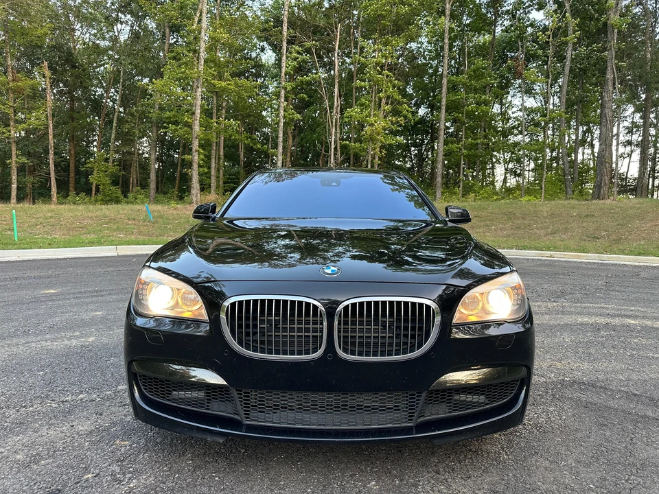 2012 BMW F01/F02 750i & 760Li Sedan - Image 6 of 31