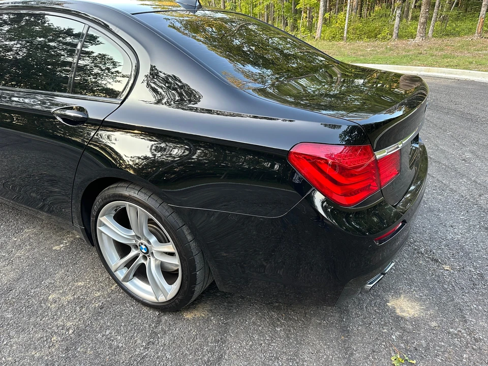 2012 BMW F01/F02 750i & 760Li Sedan - Image 15 of 31