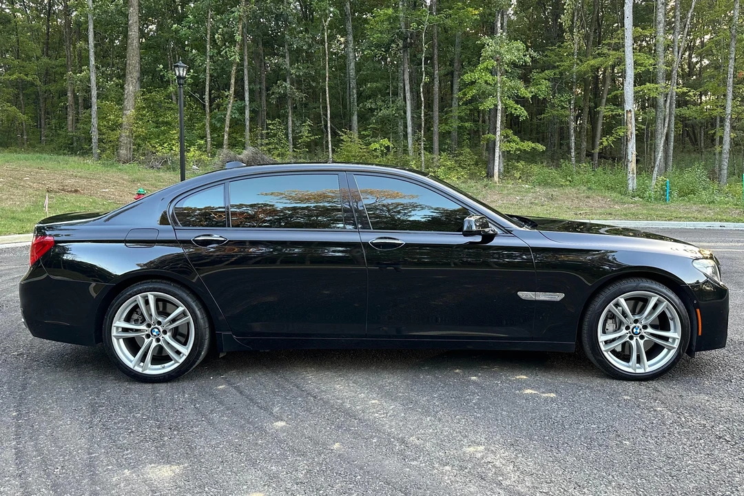 2012 BMW F01/F02 750i & 760Li Sedan - Image 3 of 31
