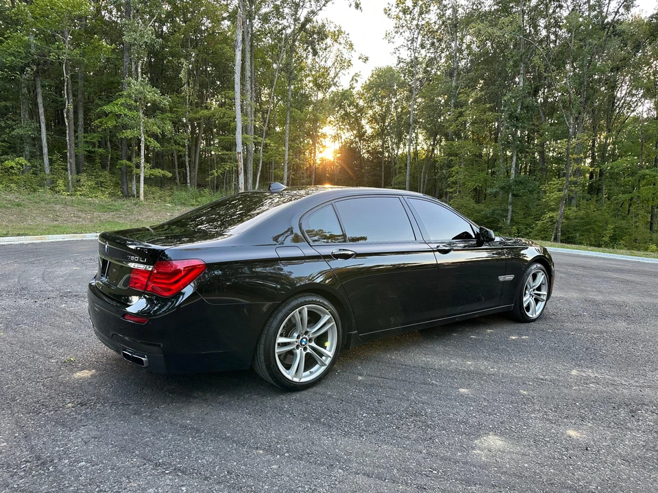 2012 BMW F01/F02 750i & 760Li Sedan - Image 9 of 31